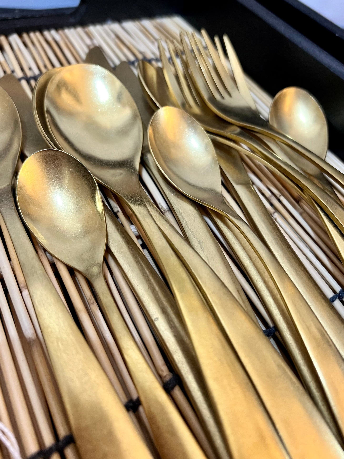 Evie 16pc Cutlery Set